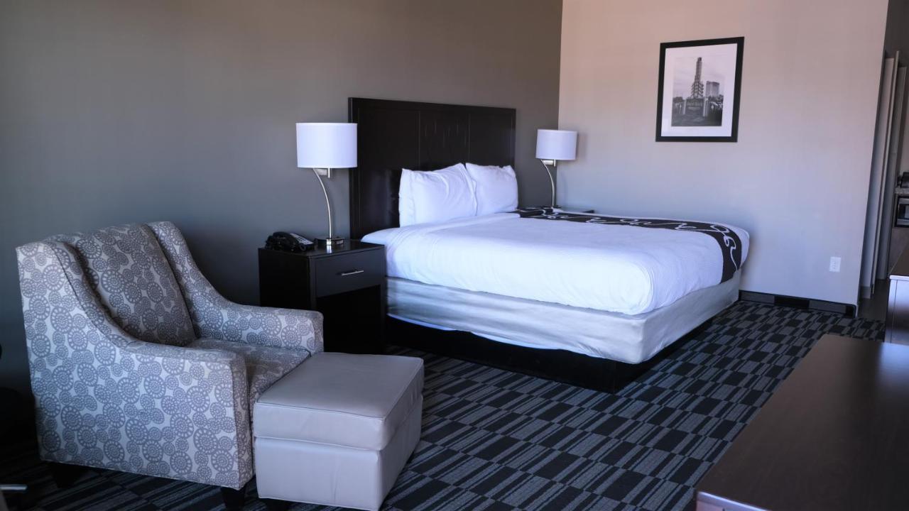 Catoosa Inn & Suites Экстерьер фото