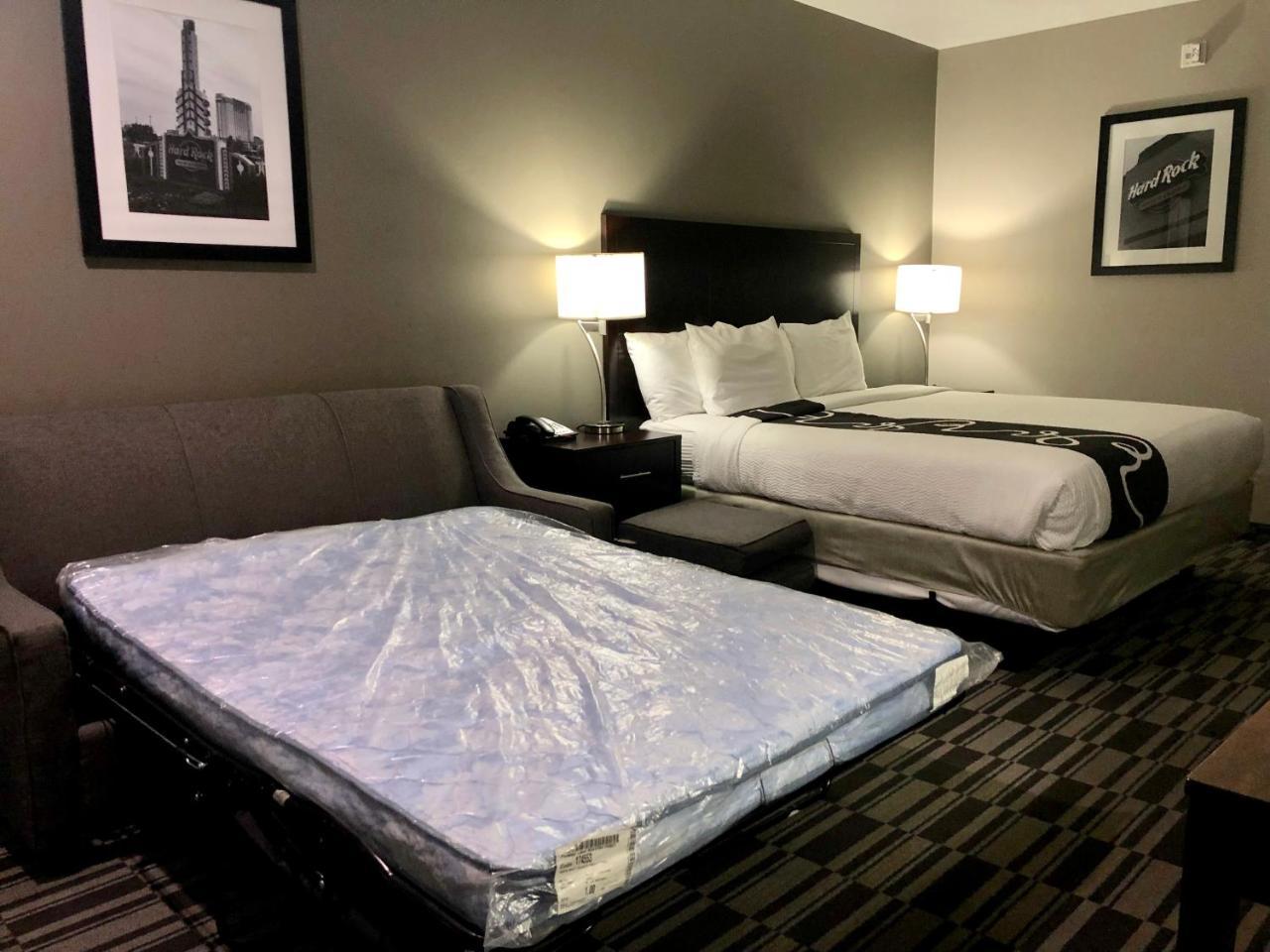 Catoosa Inn & Suites Экстерьер фото